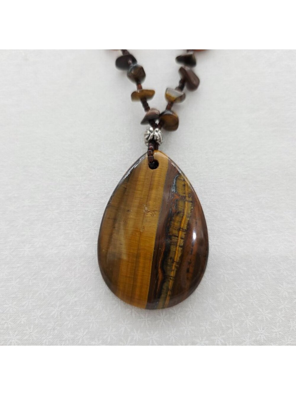 Tigers Eye Pendant Necklace With Beaded Accents & Magnetic Clasp 11" Drop - Picture 3 of 8
